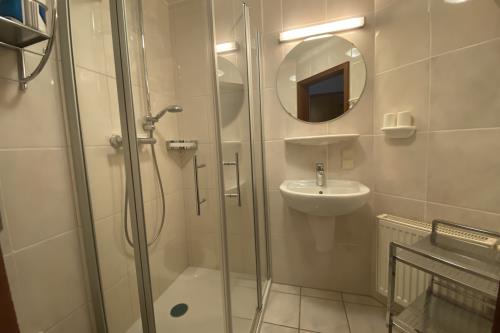 Borkum Ferienwohnung Apartment Möwenblick - Modernes Duschbad