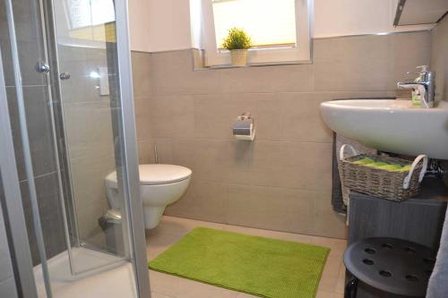 Borkum Ferienwohnung FeWo Borkum 16 - Bad mit WC und Dusche