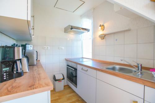Borkum Ferienhaus Daheim - Wuldegapstraße 11 Kueche 2 1OG 4