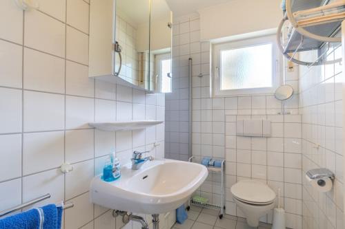 Borkum Ferienwohnung Ferienhaus Kiebitzdelle - 2 - Balkon - Ausstattung 13