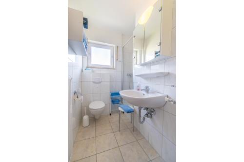 Borkum Ferienwohnung Ferienhaus Kiebitzdelle - 4 - Balkon - Ausstattung 8