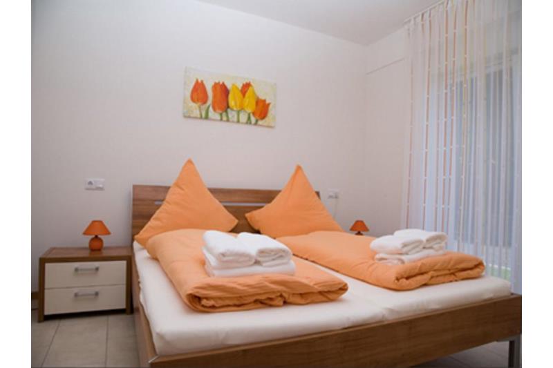 Borkum Ferienwohnung Böhm 1 Nr. 2 - Schlafzimmer