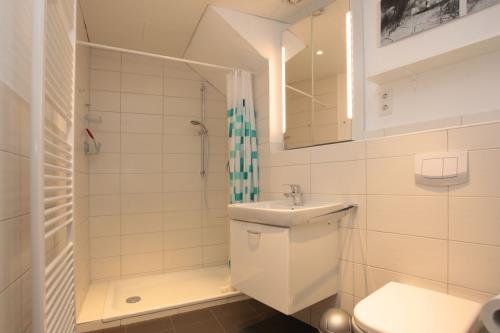 Borkum Ferienwohnung Haus Elfi 5 - Badezimmer