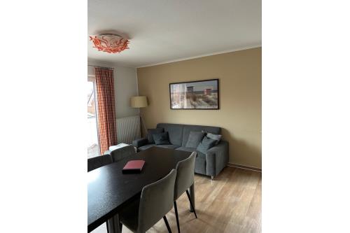 Borkum Ferienwohnung Haus Leuchtfeuer - couch2