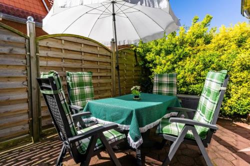 Borkum Ferienwohnung Janssen - innenliegende terrasse zur suedseite