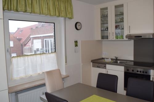 Borkum Ferienwohnung Peters Hus OG - Küche und Essplatz