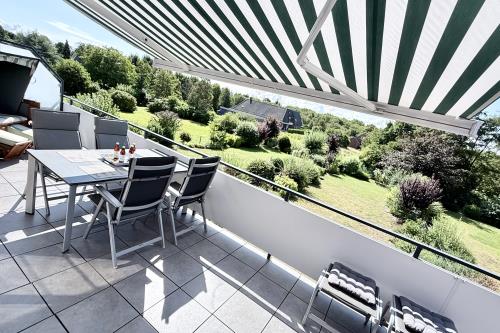 Borkum Ferienwohnung Schöne Aussicht Borkum - Balkon Markise4