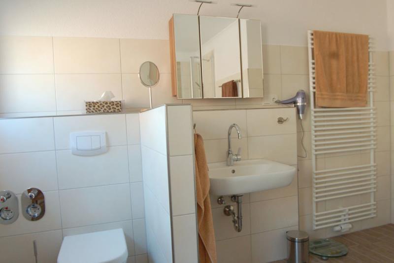 Borkum Ferienwohnung Windfee - badezimmer aus einem anderen blickwinkel