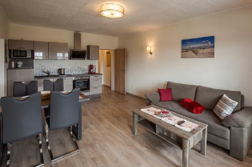 Borkum Ferienwohnungen Nordseegrill - Nordstrand  65qm - Wohnzimmer - Küche