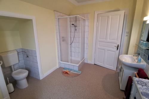 Borkum Ferienwohnung Haus Dina Sillus - Wohnung 2 Leuchtturm - Badezimmer