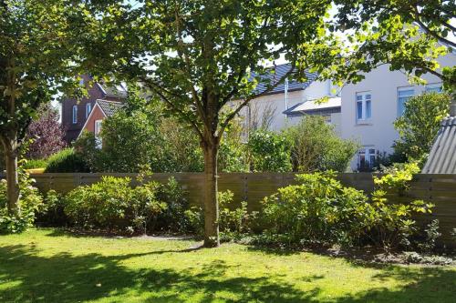 Borkum Ferienwohnung Jantje / Haus Leuchtturmkieker - Blick in den Garten
