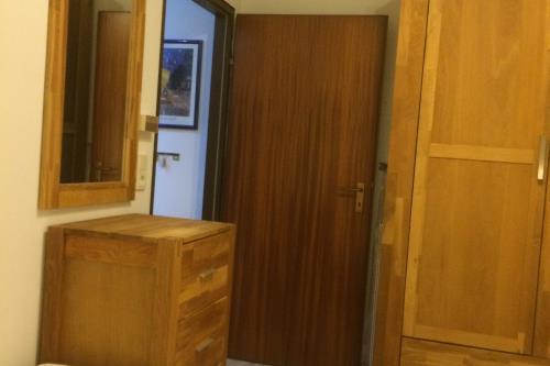 Borkum Haus Norderoog Ferienwohnungen Hindenburgstraße 56 - Nr.1 - Terr. + PKW-Stellplatz - Whg.1 - Schlafzimmer