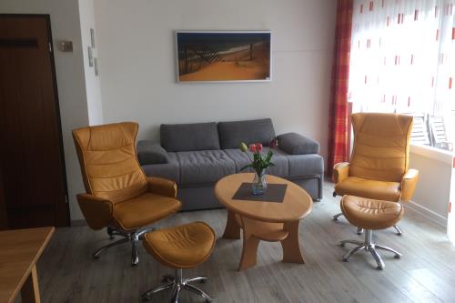 Borkum Haus Norderoog Ferienwohnungen Hindenburgstraße 56 - Nr.8 - Balkon + PKW-Stellplatz - Whg.8 - Wohn-Schlafzimmer -