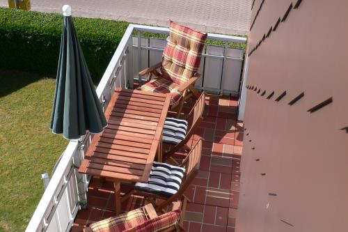 Borkum Haus Norderoog Ferienwohnungen Hindenburgstraße 56 - Nr.8 - Balkon + PKW-Stellplatz - Whg.8 - Blick auf den Balkon