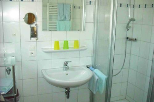 Borkum Ferienwohnung Haus Silbermöwe - Silbermöwe Bungalow - Badezimmer1