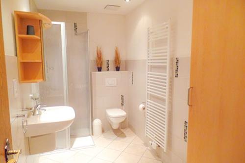 Borkum Haus Strandsonne - Ferienwohnung 4 - Badezimmer
