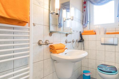 Borkum Ferienwohnung Hotel Windrose Ferienappartements - Austernfischer - Dusche WC Kublinski