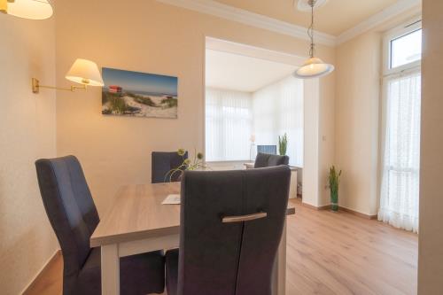 Borkum Ferienwohnung Hotel Windrose Ferienappartements - Krabbenfischer - Essecke