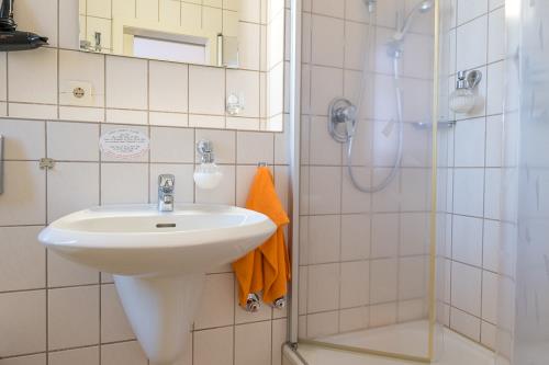 Borkum Ferienwohnung Hotel Windrose Ferienappartements - Seehund - Dusche-WC