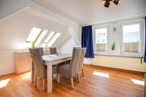 Borkum Ferienwohnung Hotel Windrose Ferienappartements - Seehund - Berg Hotel Windrose Seehund Ess Wohnzimm