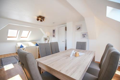 Borkum Ferienwohnung Hotel Windrose Ferienappartements - Seehund - Berg Hotel Windrose Seehund Ess Wohnzimm