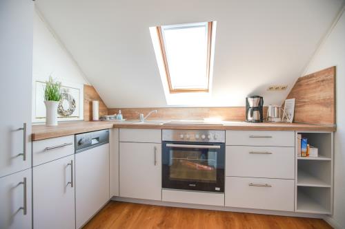 Borkum Ferienwohnung Hotel Windrose Ferienappartements - Seehund - Berg Hotel Windrose Seehund Kueche1