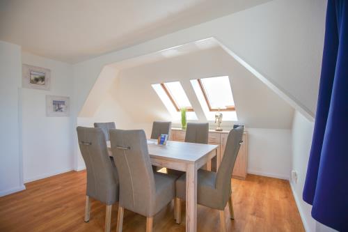 Borkum Ferienwohnung Hotel Windrose Ferienappartements - Seehund - Berg Hotel Windrose Seehund Ess Wohnzimm