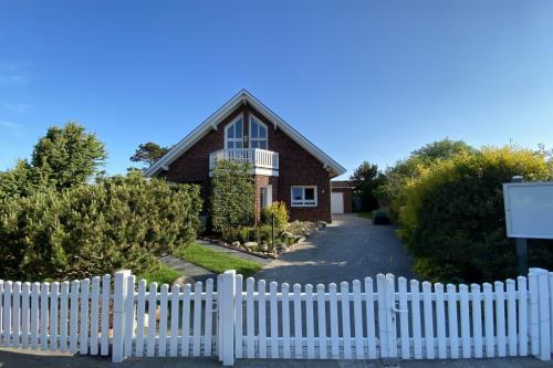 Borkum Ferienwohnung Top Lounge Borkum - Strassenansicht