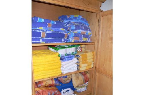 Borkum Ferienwohnung Villa Central - Fewo Nr. 3 - Wilhelm-Bakker-Str.28 - Kiebitznest - Wäscheschrank im Flur