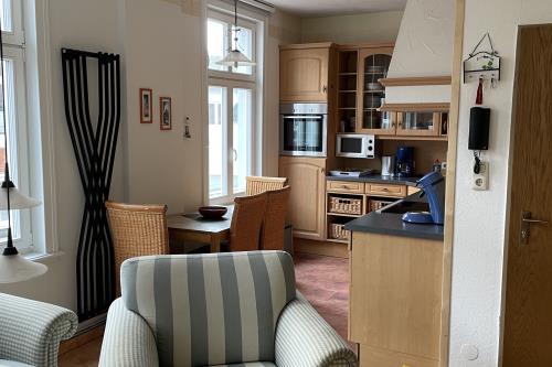 Borkum Ferienwohnung Villa Central - Fewo Nr. 3 - Wilhelm-Bakker-Str.28 - Kiebitznest - Blick in den Küchenbereich