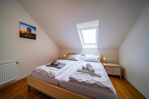 Borkum Villa Emilie, Ferienwohnung Christine - Elternschlafzimmer