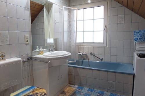 Borkum Ferienwohnung im Haus Jan Granat - Badezimmer