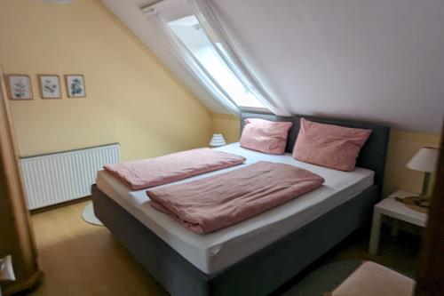 Borkum Ferienwohnung Haus Michaelsen - Schlafzimmer 1