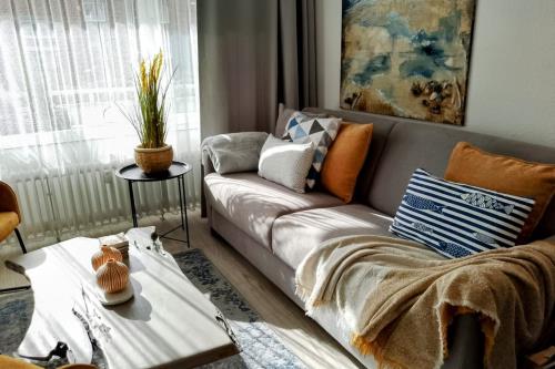 Borkum Ferienwohnung Ahoi - Wohnraum/Schlafsofa