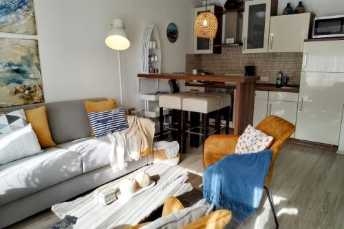 Borkum Ferienwohnung Ahoi - Wohnraum/Küche