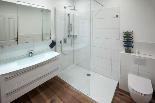 Borkum Ferienwohnung Nordseetraum - Modernes Duschbad 2
