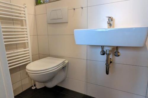 Borkum Ferienwohnung Haus Donat - Apartment Aike - ID 11024 - Wohnung Aike, Duschbad/WC