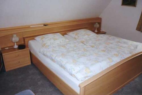 Borkum Ferienwohnungen Unterm Reetdach - Wohnung 2 - 2 SZ 1