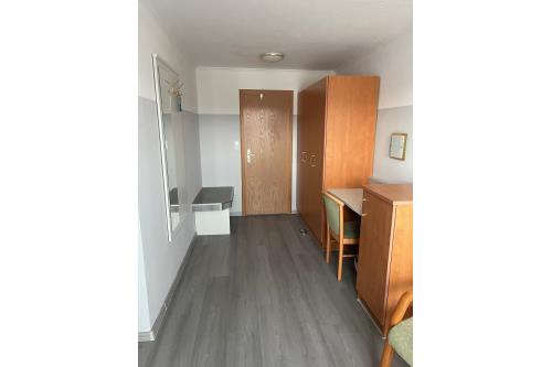 Borkum Hotel Haus Passat - Doppelzimmer 10 OG - 10 OG - Schrank+Schreibtisch