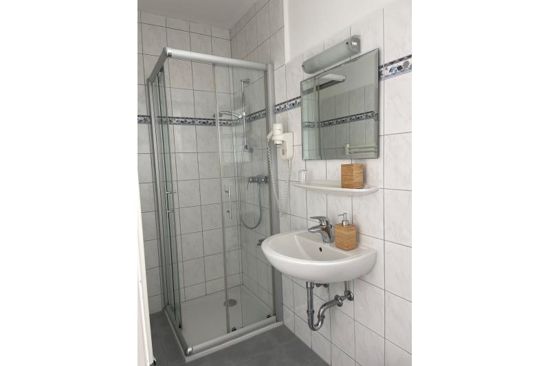 Borkum Hotel Haus Passat - Einzelzimmer 06 EG - Bad