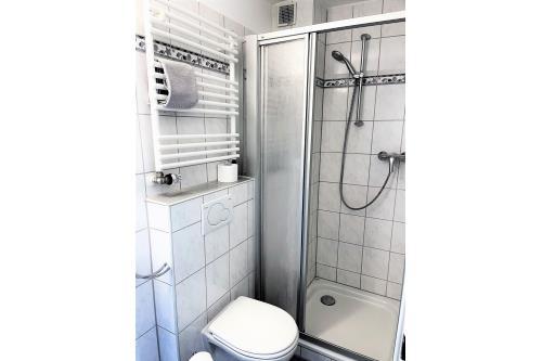 Borkum Hotel Haus Passat - Einzelzimmer Meerblick 14 OG - Bad - Dusche