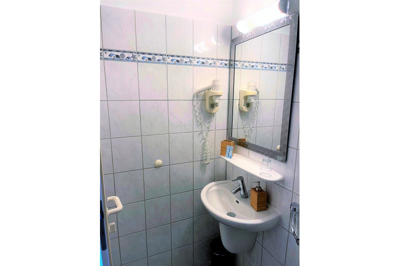 Borkum Hotel Haus Passat - Einzelzimmer Meerblick 14 OG - Bad