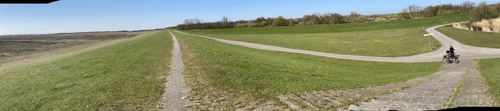 Mit dem Fahrrad auf Borkumer Deich