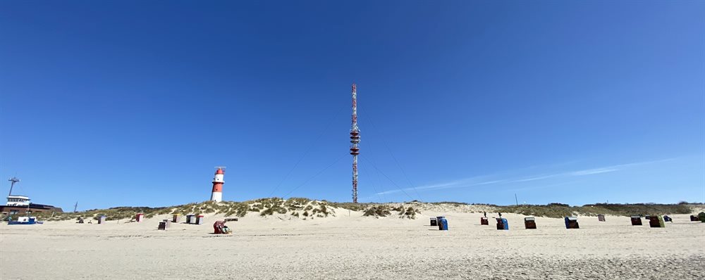 Stüdstrand von Borkum mit der Küstenfunkstelle
